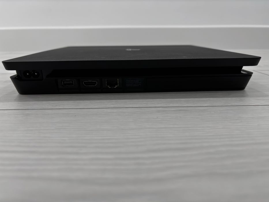 Продам PS4 slim 500gb