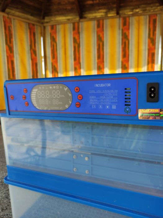Ползван инкубатори за 96 бр. Яйца