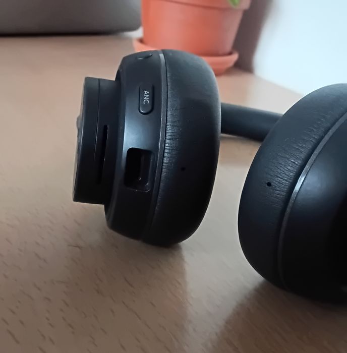 Casti Logitech wireless cu accesorii