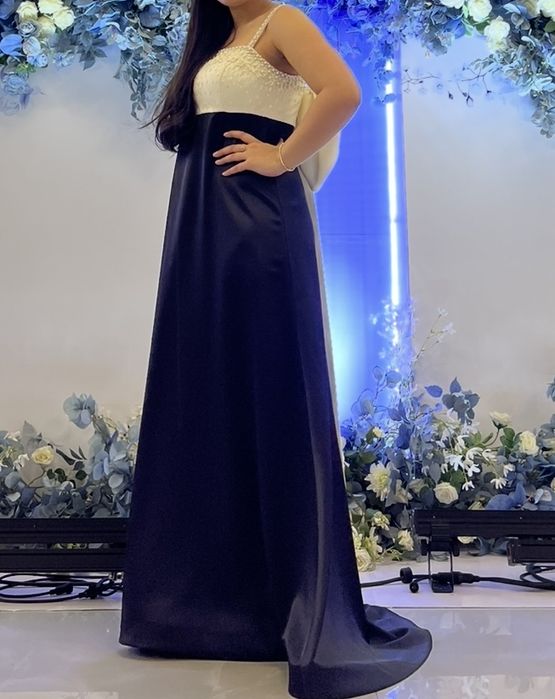 Вечернее платье с бантом