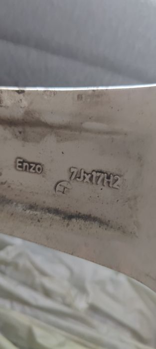 Roti R17(jante aliaj+anvelope iarna) compatibile Audi si alte marci