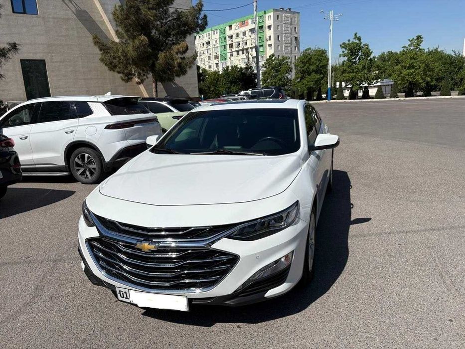 Продам авто белый Малибу. 2020. Состояние отличное.