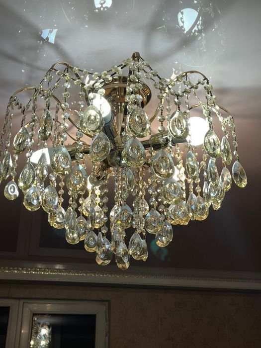 Продам люстру для гостиной