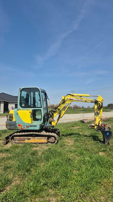 Inchiriez Excavator cupe 25, 50, 120