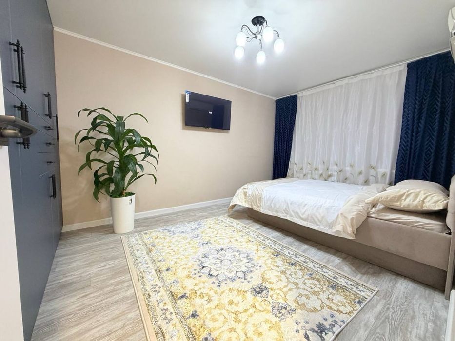 Ул. Мукимий.  1комн. Кирпич. 28м2