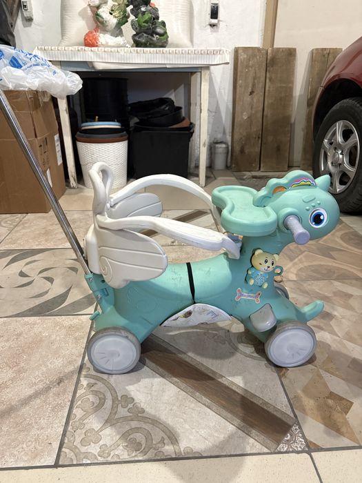 Продам детскую лошадку