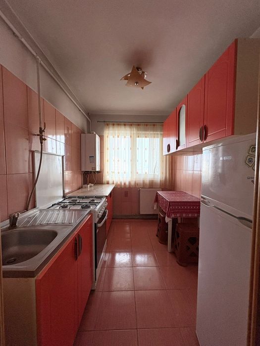 Vând apartament 3 camere(78mp), Bulevardul Unirii, Micro 6, Targoviste