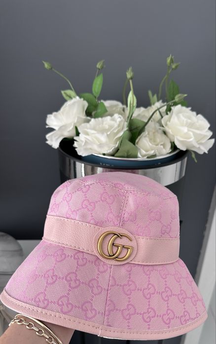 Дамска шапка  Gucci