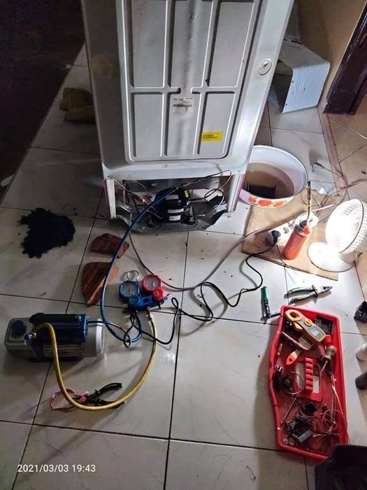 Ремонт Холодильников Морозильников Samsung • LG • Bosch • Indesit