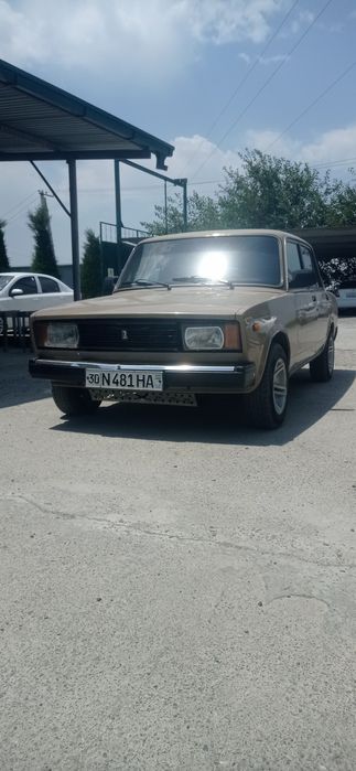 Ваз 2105 срочно сотилади