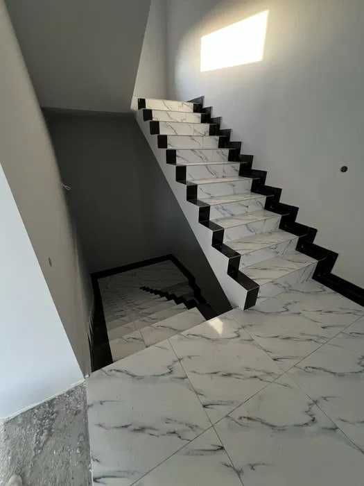 Сдаётся здание 1700м2