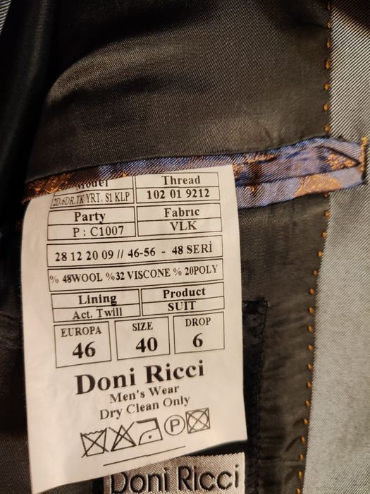 Костюм мужской тройка