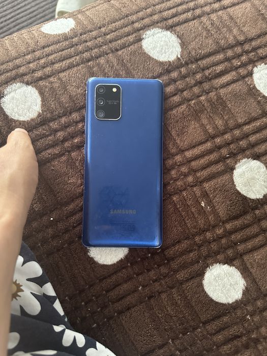 Продам samsung S10 lite