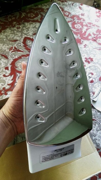 Утюг* МАГНИТ* новый