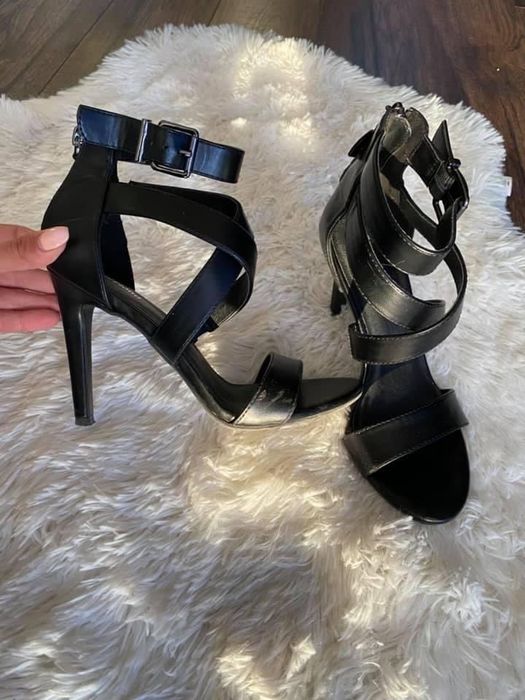 1Обувки на висок ток Casadei , 2сандали с ток.