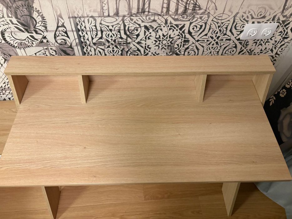 Продавам бюро със светъл дъбов - 55 €