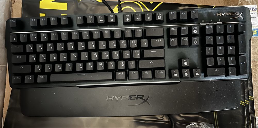 Продам клавиатуру Huperx