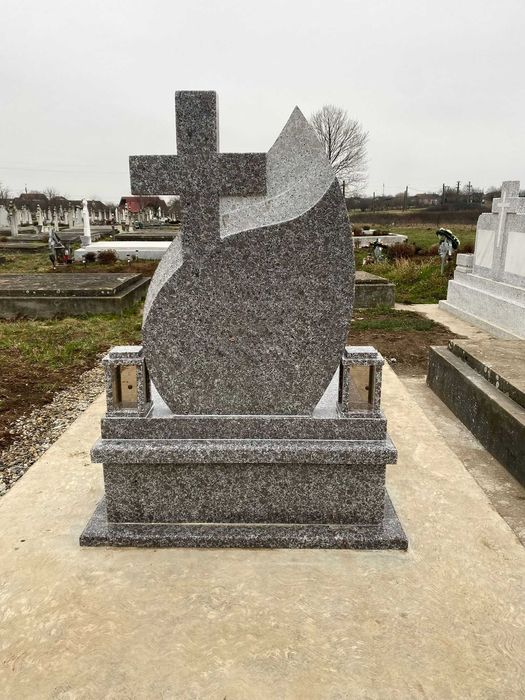 Servicii funerare-Executăm monumente funerare din granit, marmură si mozaic, cavouri și lucrări în cimitir.