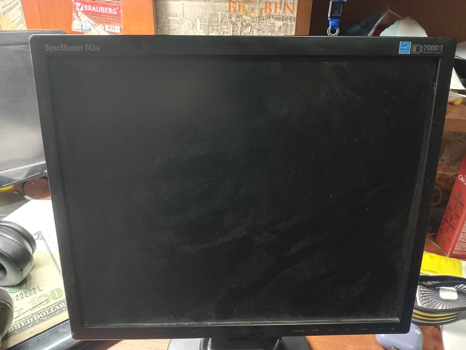 Продам  маниитор