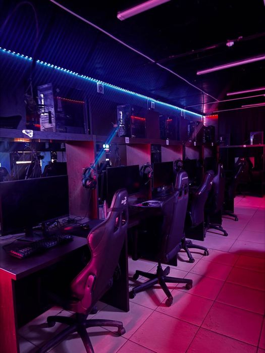 Продам компьютерный клуб