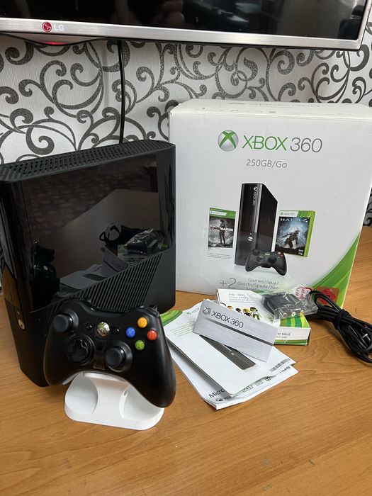 Xbox 360E 250 gb freeboot