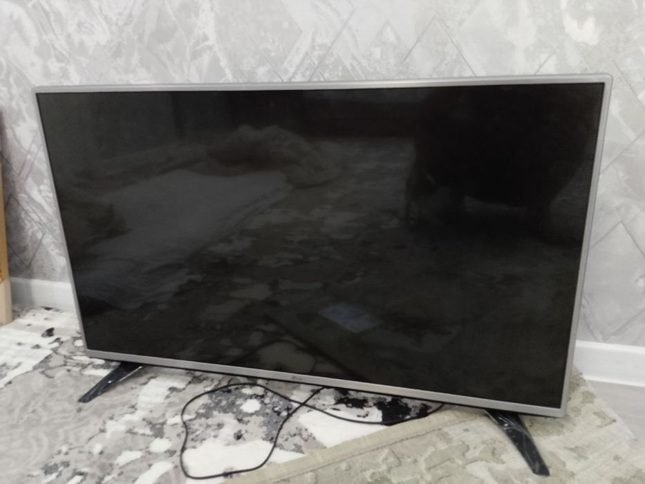 Тиливизр LG 43..