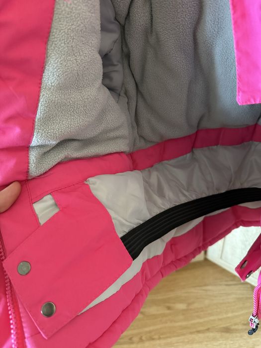 Продам зимнюю куртку на девочку