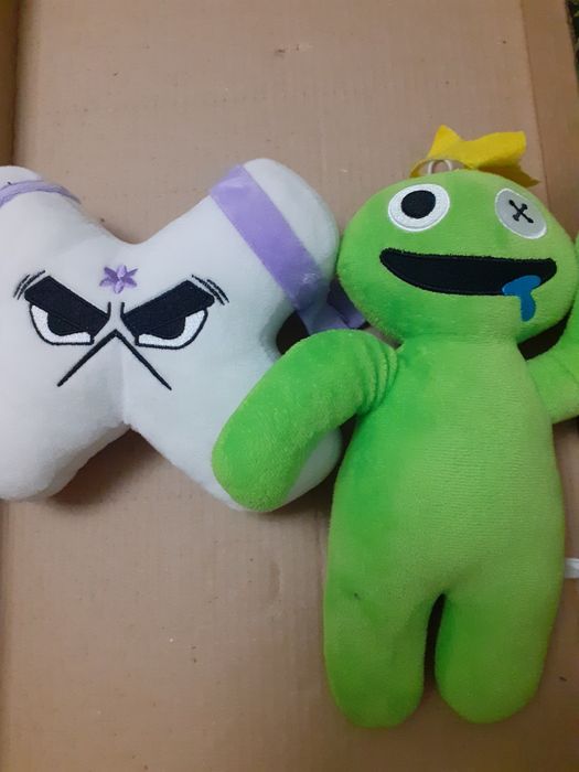 Игрушки по 100 каждая