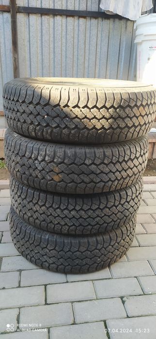 Продам шины на спринтер