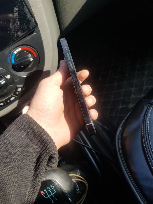 Iphone xr 13 pro  korpis qoyilgan