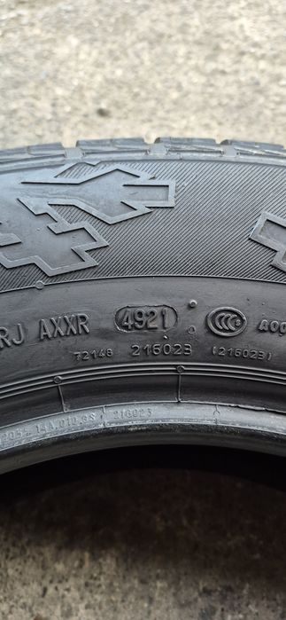 4 anvelope iarna ca noi Continental 235/60/17.Pretul este pe bucata