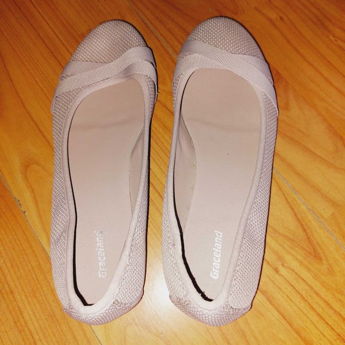 Ниски обувки - пепел от рози