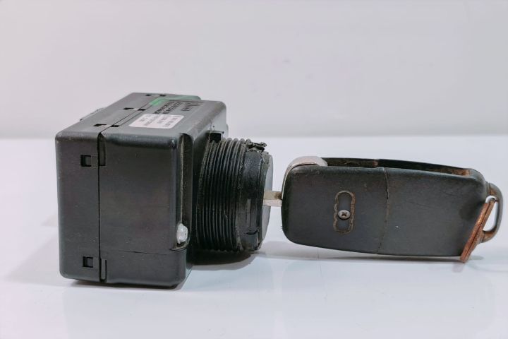 Contact  pornire + cheie 3D0905865E Volkswagen VW Touareg generatia 1