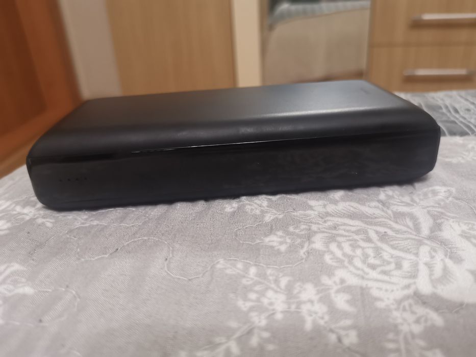 Продавам чисто нова външна батерия  BASEUS 30000mAh