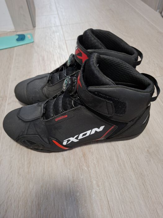 Ghete moto Ixon marimea 45