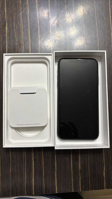 Продам iPhone 11