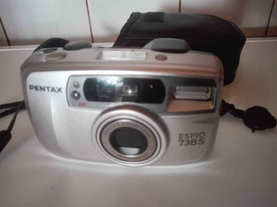 Старо радио GRUNDIG и фотоапарат PENTAX .