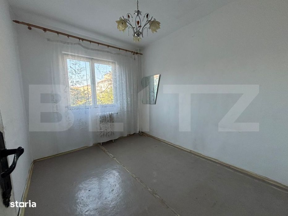 Apartament de vanzare, 3 camere, etajul 1, in Rogerius