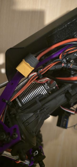 Vanquish VS4-10 с VFD Twin кутия