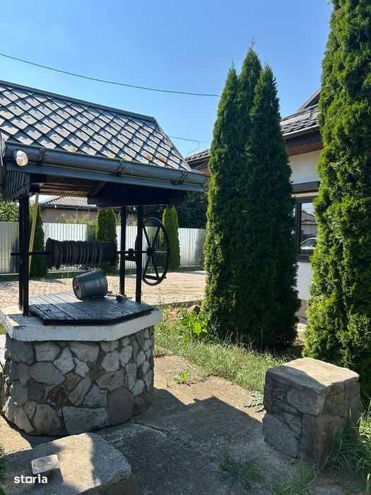 De vanzare casa la 5 min de Roman, 3 camere,teren de 817mp,Pret 99000e