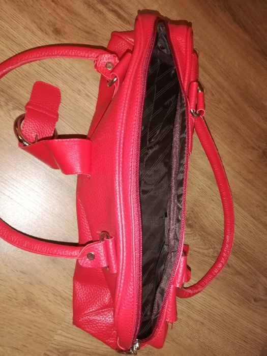 Geanta roșie noua