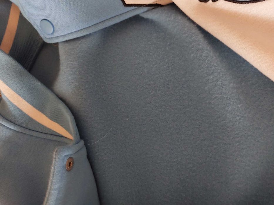 Синьо бейзболно яке