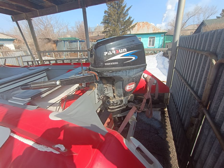 Продам лодку Роял Марин