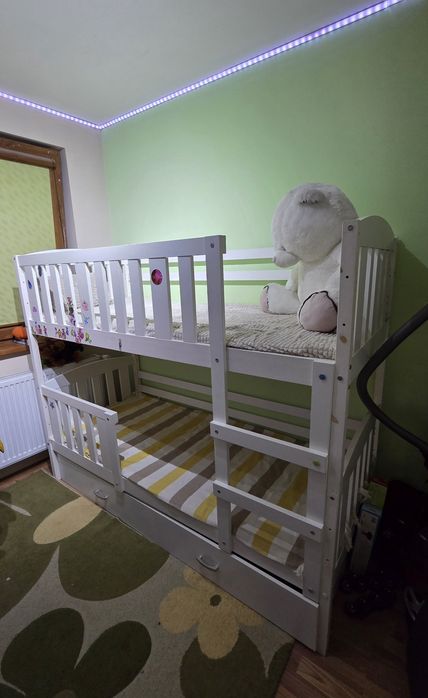 Детско двуетажно легло
