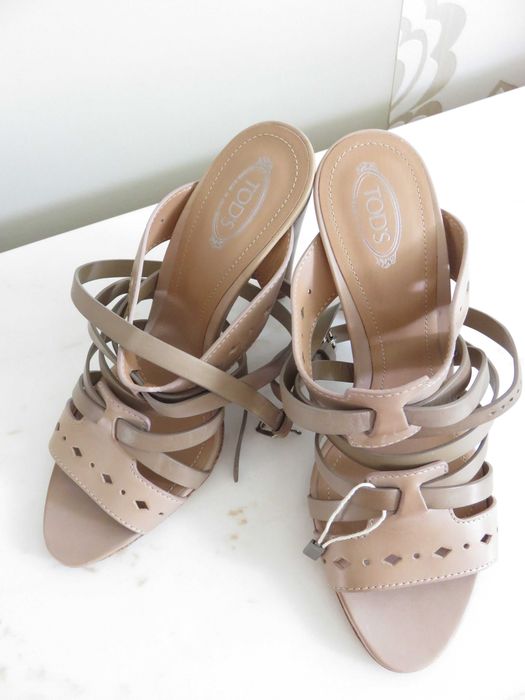 Гладиаторски сандали Tod's, 39, нови