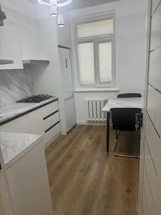 1/3/5 аренда квартира Новомосковская/Старт стадион. Квартира аренда.