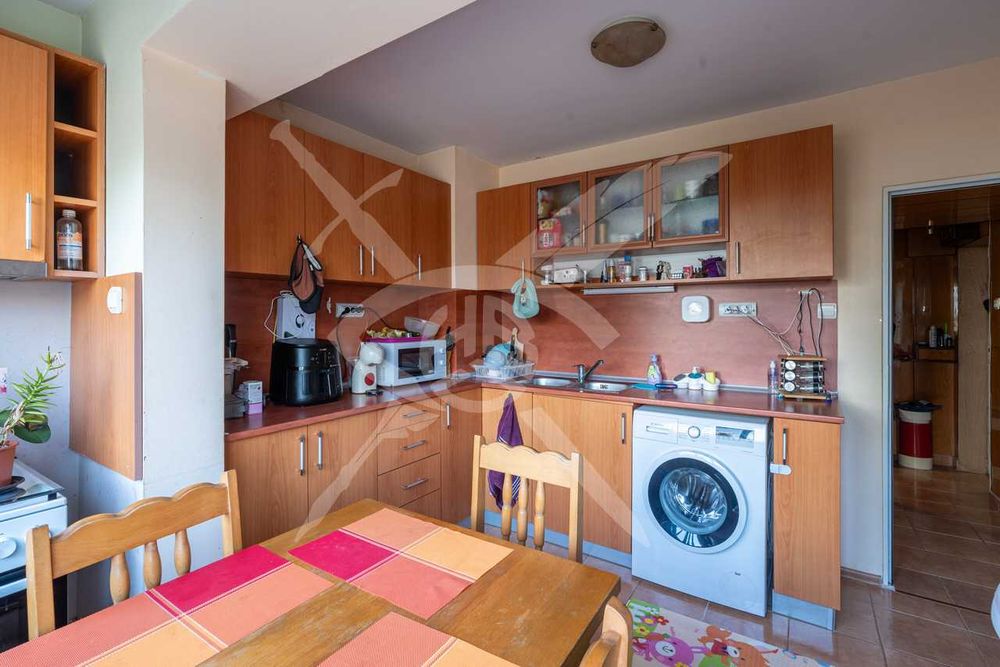 Продава се Двустаен апартамент в Варна, Цветен квартал - 65 кв.м за 1019 €/кв.м - Снимка #1