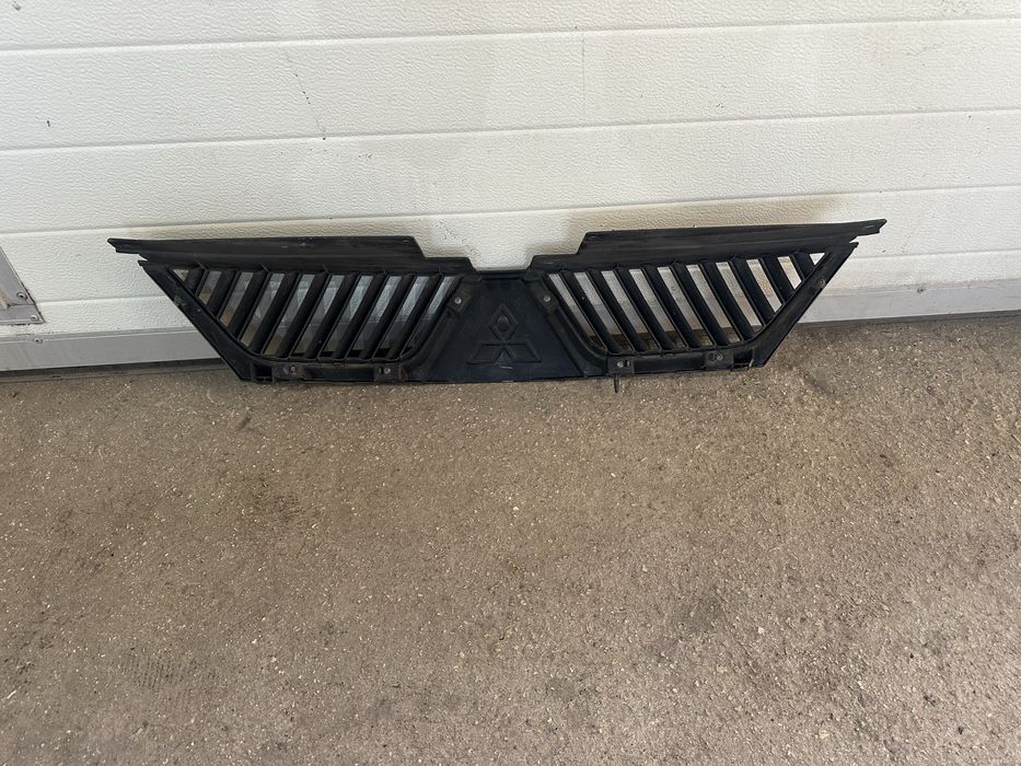 Решетка/Маска за Митсубиши Аутлендър до 2013г.!