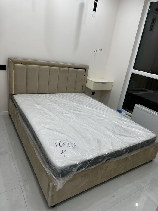 Кровать двухспальный мебель