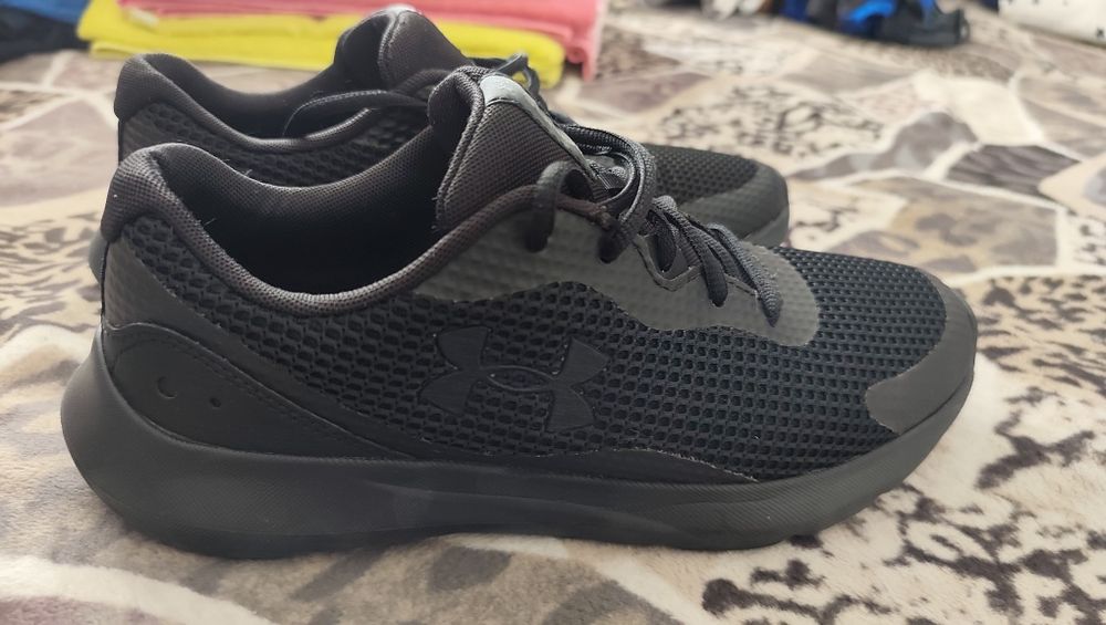 Adidasi Under Armour